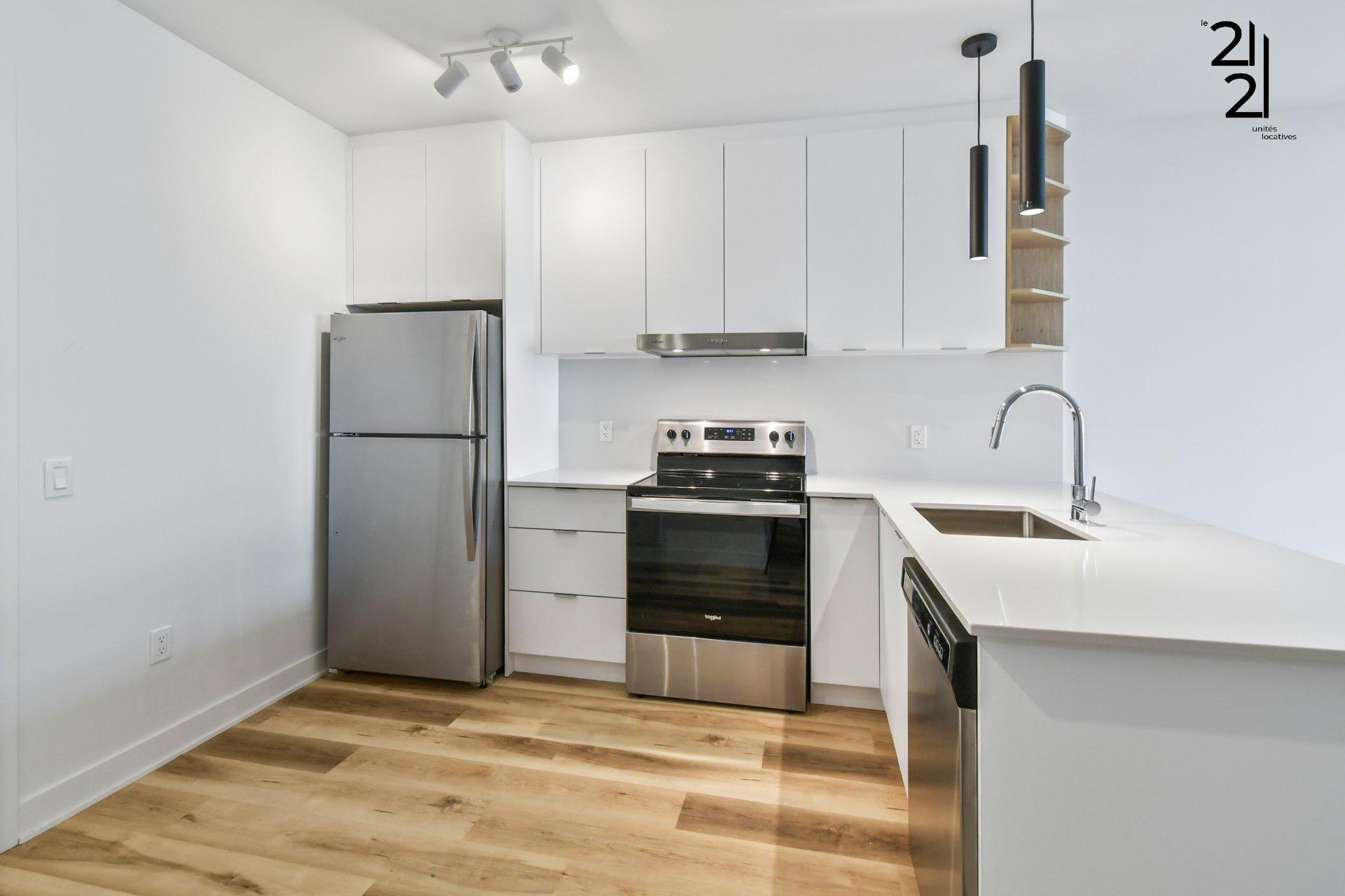 









2121


Av. Papineau

, 210,
Montréal (Ville-Marie),




QC
H2K4J5


