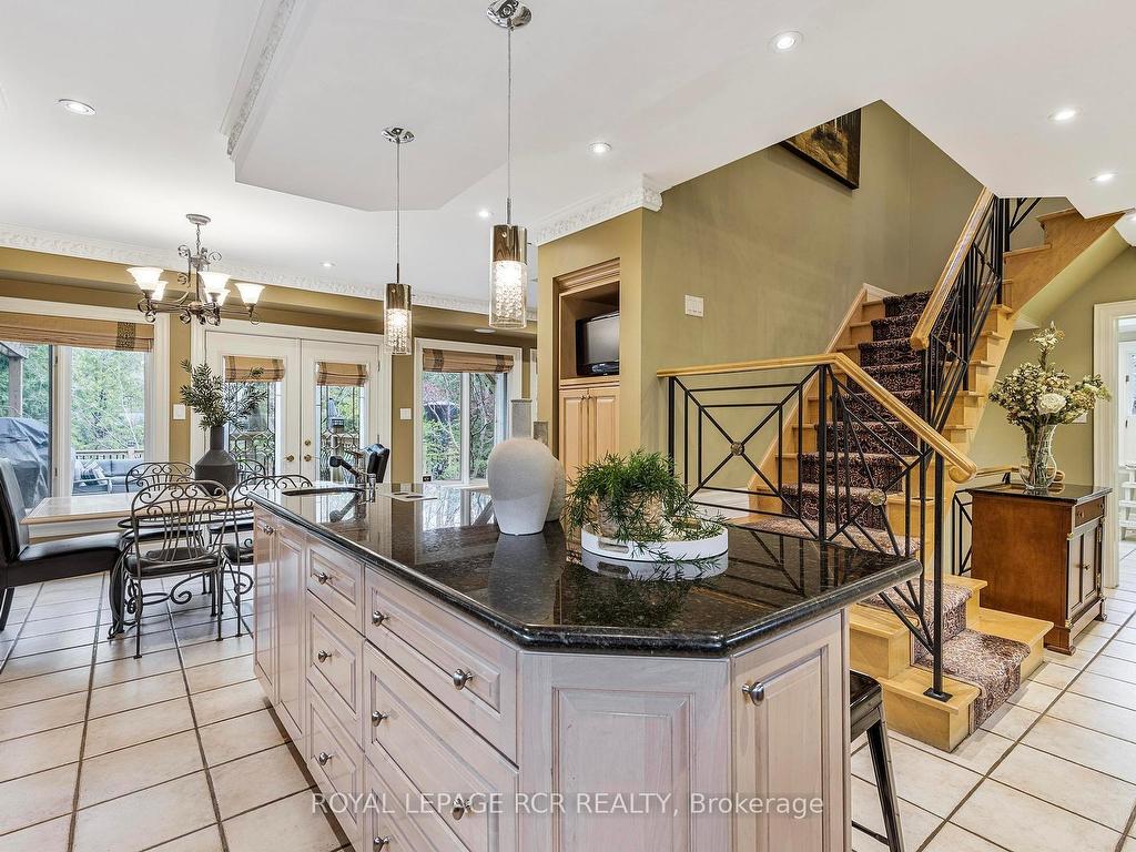 









34


Garden

Avenue,
Richmond Hill,




ON
L4C 6L9

