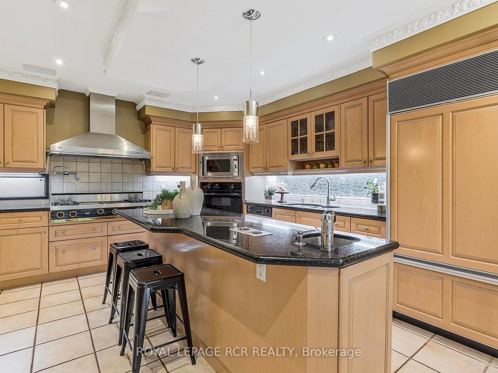 









34


Garden

Avenue,
Richmond Hill,




ON
L4C 6L9


