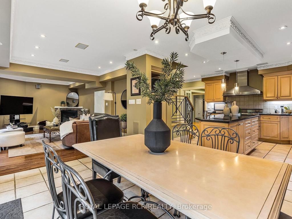 









34


Garden

Avenue,
Richmond Hill,




ON
L4C 6L9

