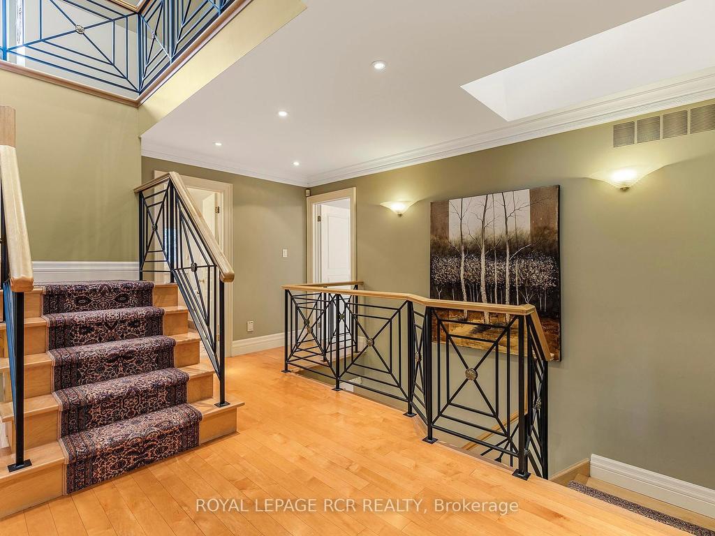 









34


Garden

Avenue,
Richmond Hill,




ON
L4C 6L9

