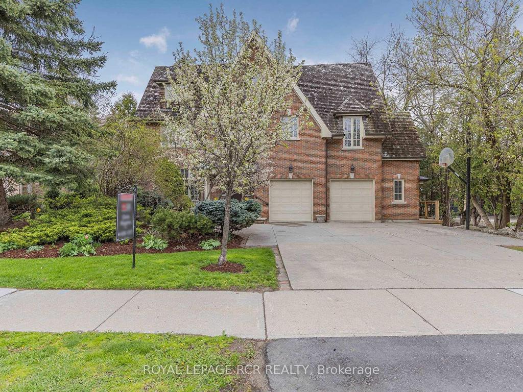 









34


Garden

Avenue,
Richmond Hill,




ON
L4C 6L9

