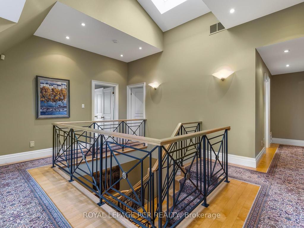 









34


Garden

Avenue,
Richmond Hill,




ON
L4C 6L9


