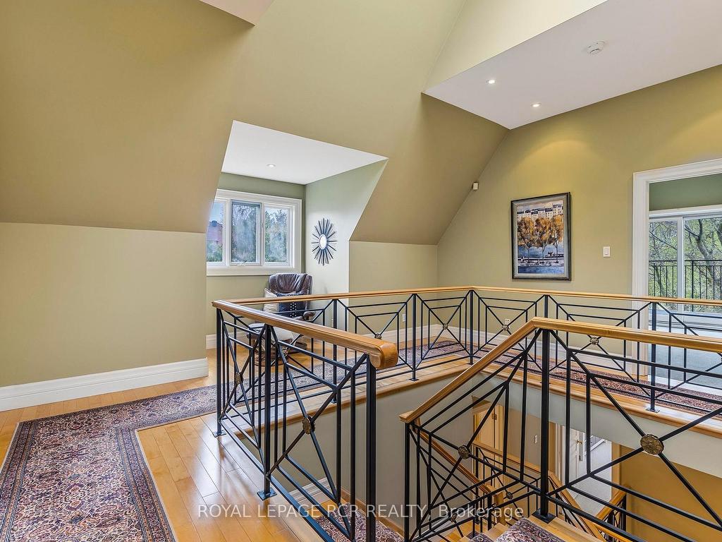 









34


Garden

Avenue,
Richmond Hill,




ON
L4C 6L9

