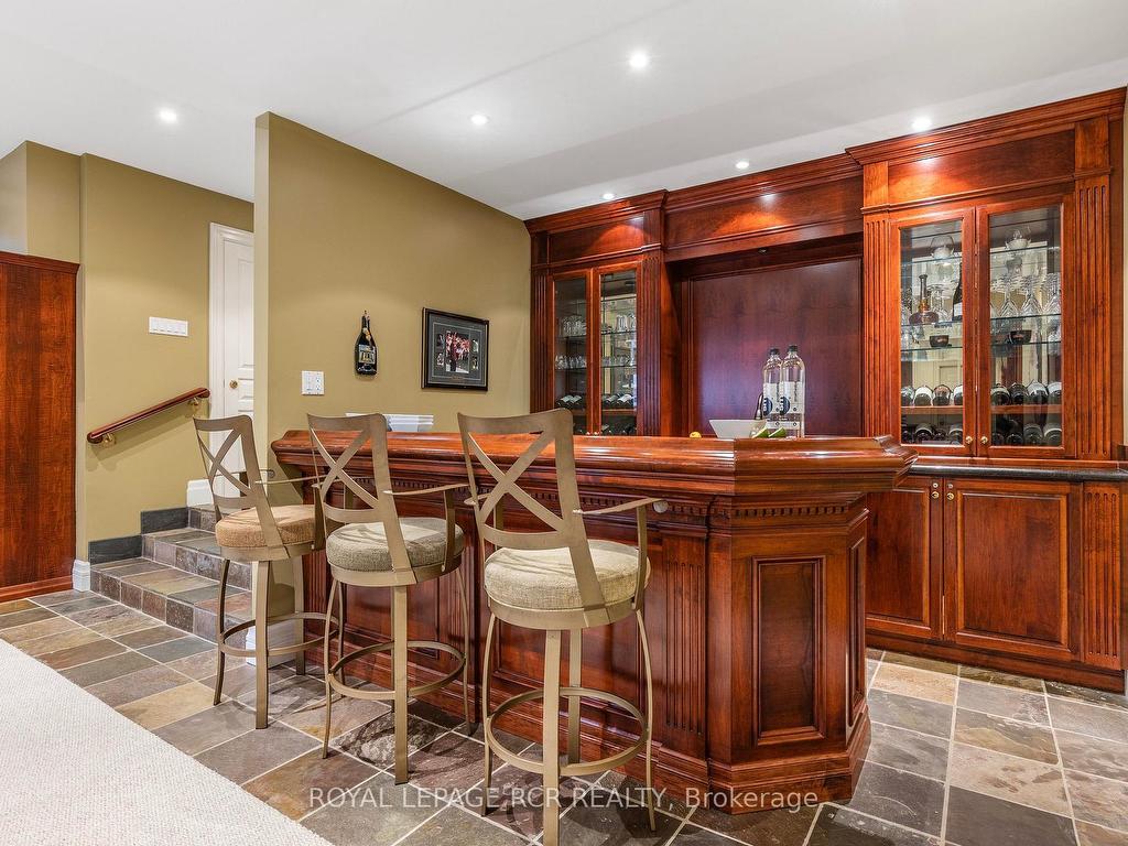 









34


Garden

Avenue,
Richmond Hill,




ON
L4C 6L9

