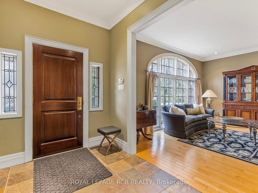 









34


Garden

Avenue,
Richmond Hill,




ON
L4C 6L9

