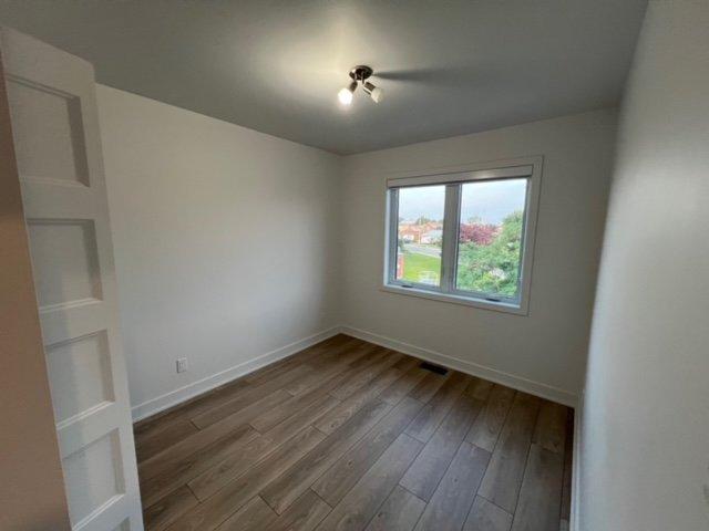 









417


Rue Houde

,
La Prairie,




QC
J5R0T8

