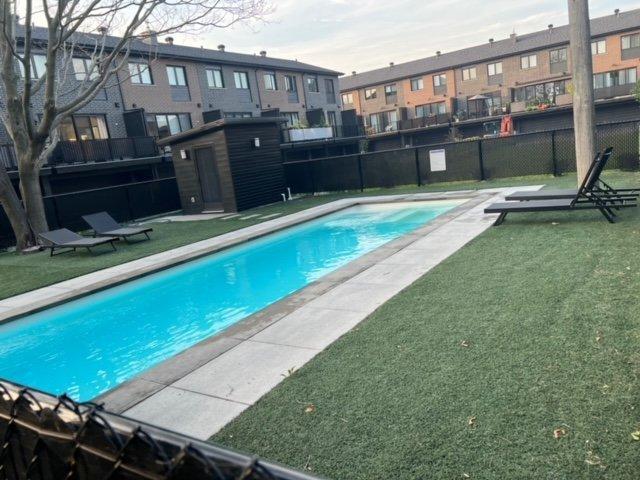 









417


Rue Houde

,
La Prairie,




QC
J5R0T8


