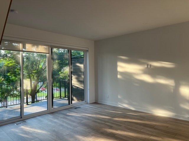 









417


Rue Houde

,
La Prairie,




QC
J5R0T8

