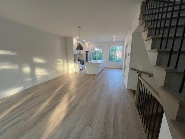 









417


Rue Houde

,
La Prairie,




QC
J5R0T8

