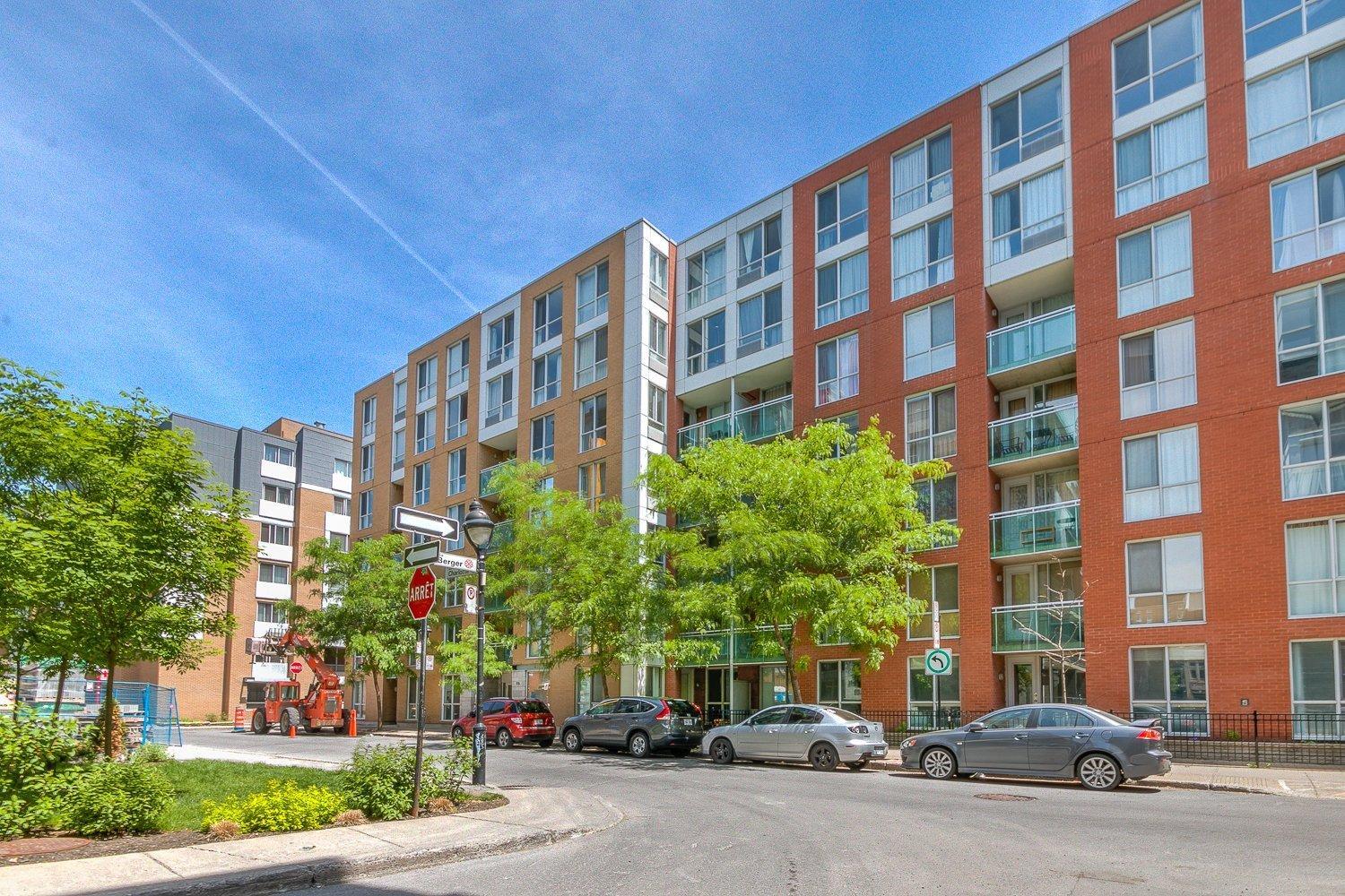 









98


Rue Charlotte

, 158,
Montréal (Ville-Marie),




QC
H2X3V2

