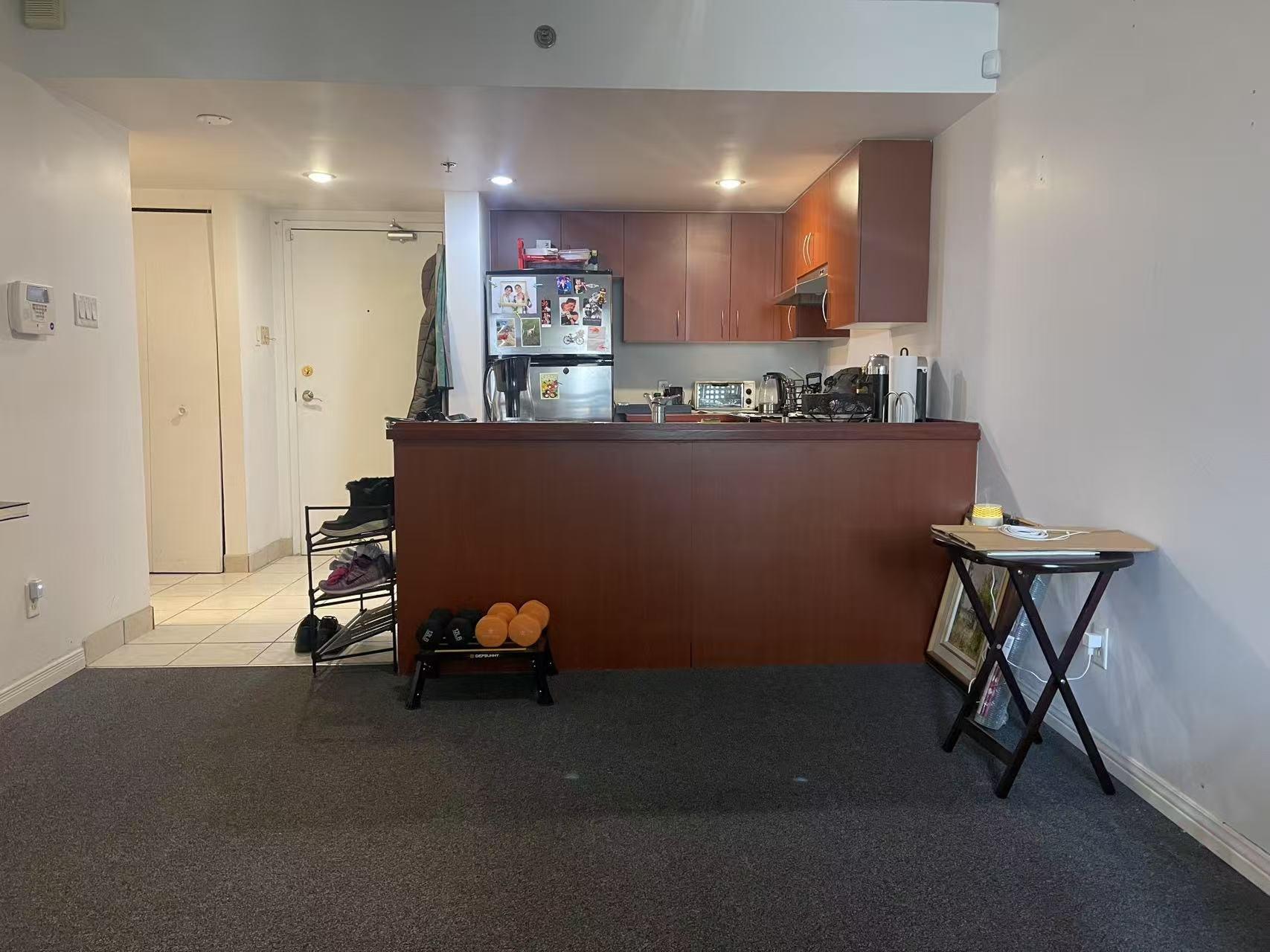 









98


Rue Charlotte

, 158,
Montréal (Ville-Marie),




QC
H2X3V2

