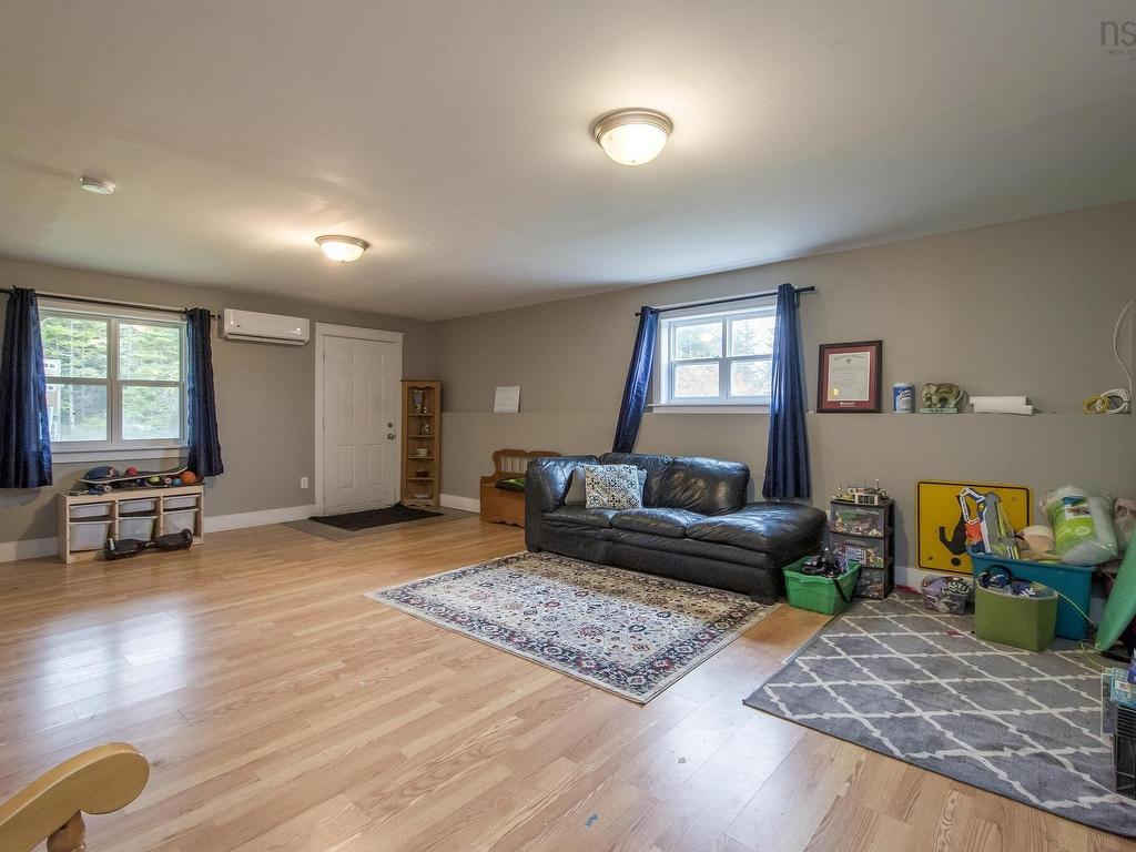 












271 Leslie Road

,
East Lawrencetown,




NS
B2Z 1T4

