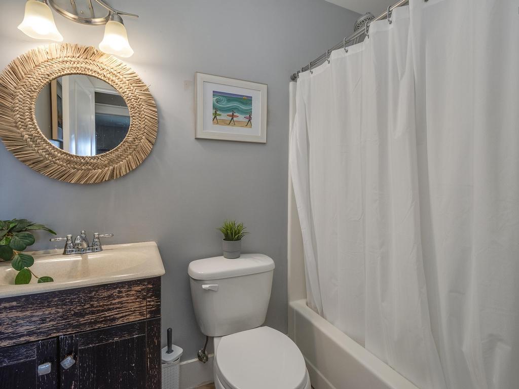 












271 Leslie Road

,
East Lawrencetown,




NS
B2Z 1T4

