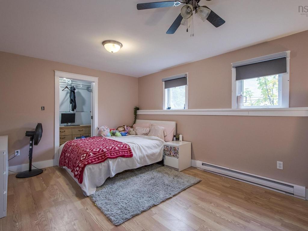 












271 Leslie Road

,
East Lawrencetown,




NS
B2Z 1T4

