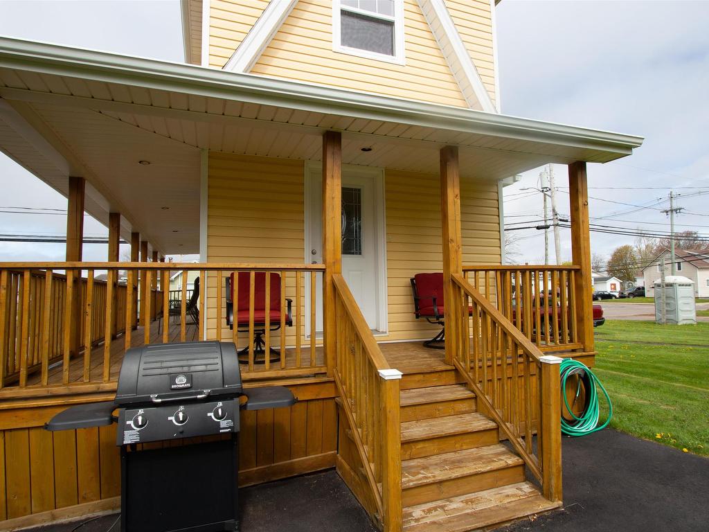 












73 Duke Street

,
Summerside,




PE
C1N 5E6

