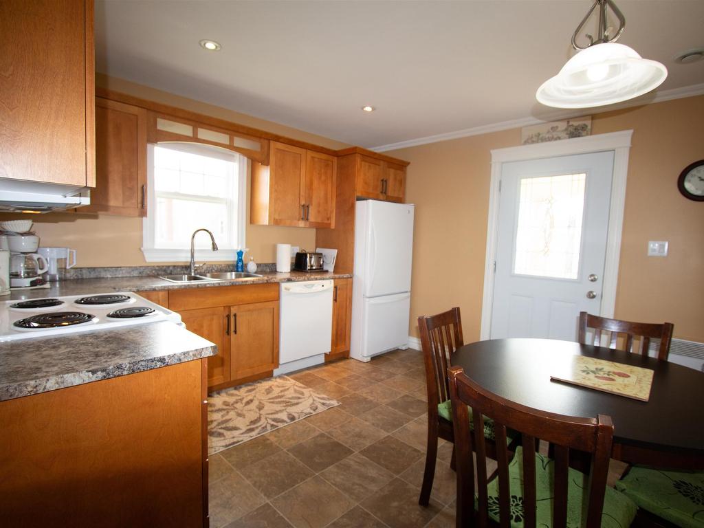 












73 Duke Street

,
Summerside,




PE
C1N 5E6

