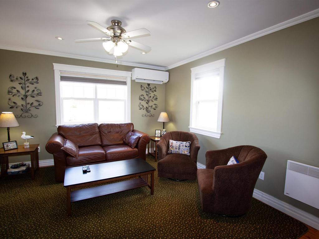 












73 Duke Street

,
Summerside,




PE
C1N 5E6

