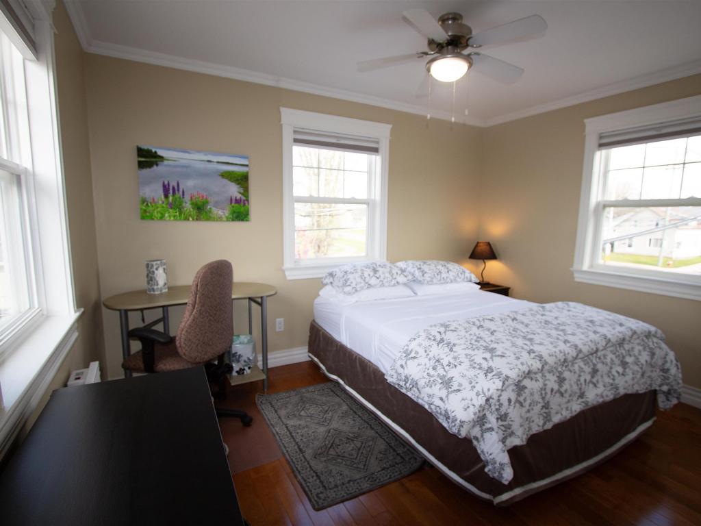 












73 Duke Street

,
Summerside,




PE
C1N 5E6

