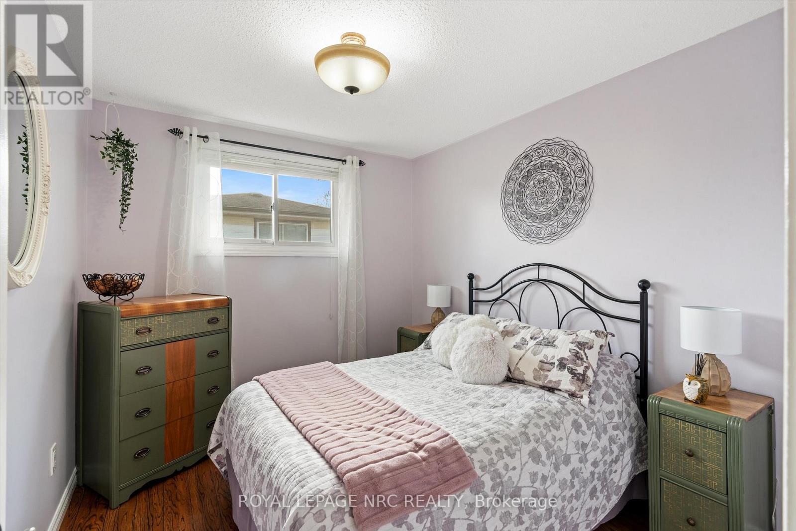 












6921 WATERS AVENUE

,
Niagara Falls (Arad/Fallsview),




Ontario
L2G5X4

