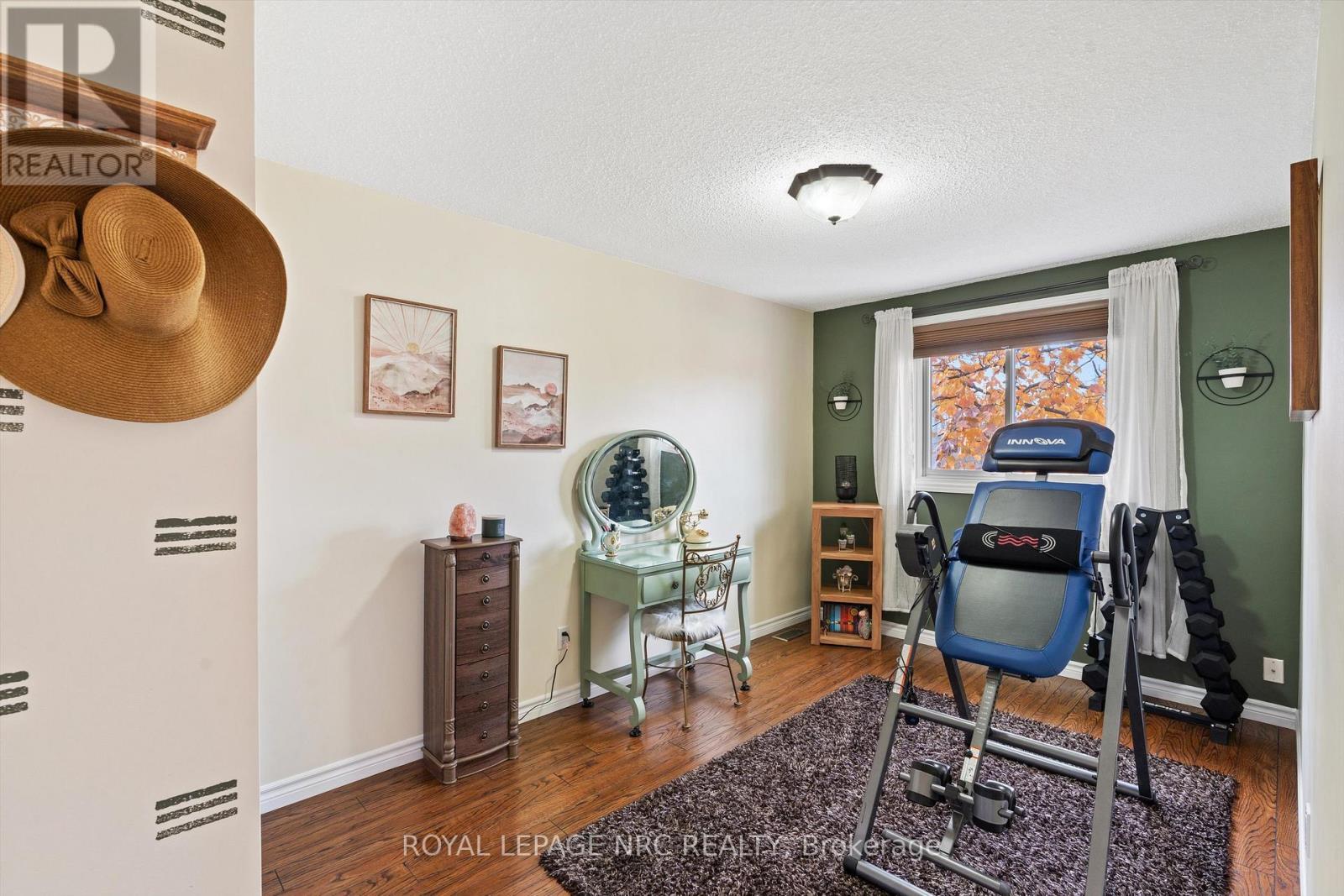 












6921 WATERS AVENUE

,
Niagara Falls (Arad/Fallsview),




Ontario
L2G5X4


