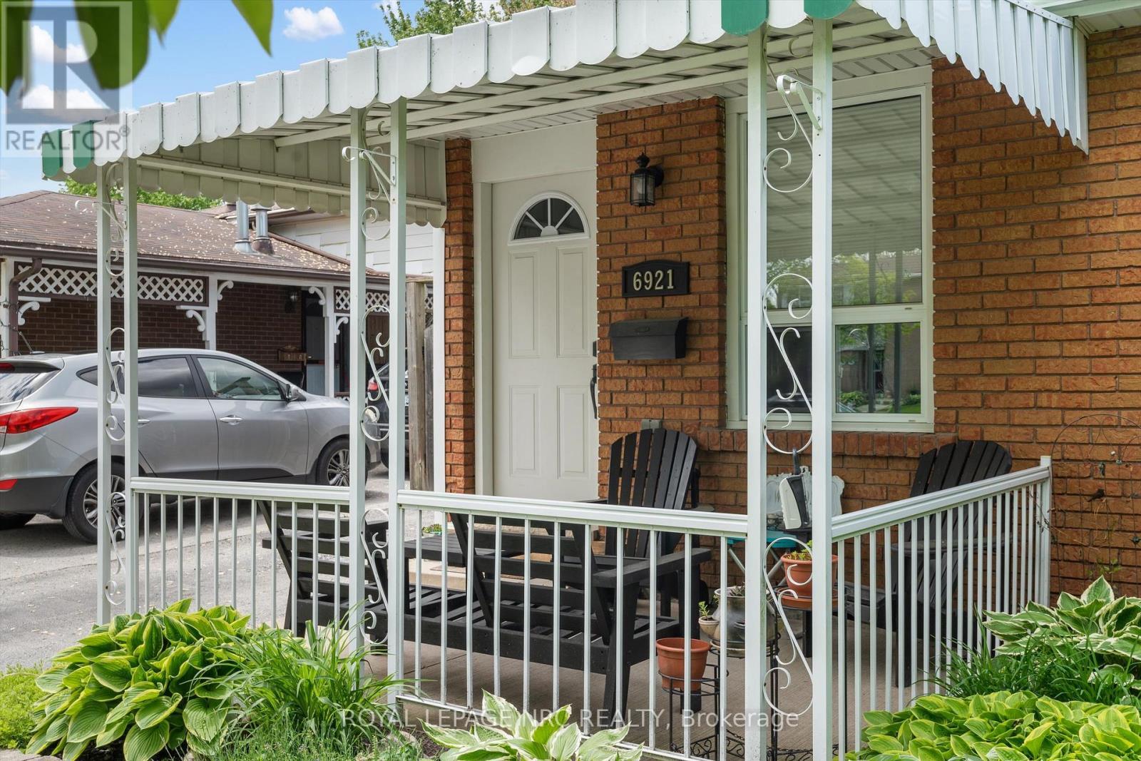 












6921 WATERS AVENUE

,
Niagara Falls (Arad/Fallsview),




Ontario
L2G5X4


