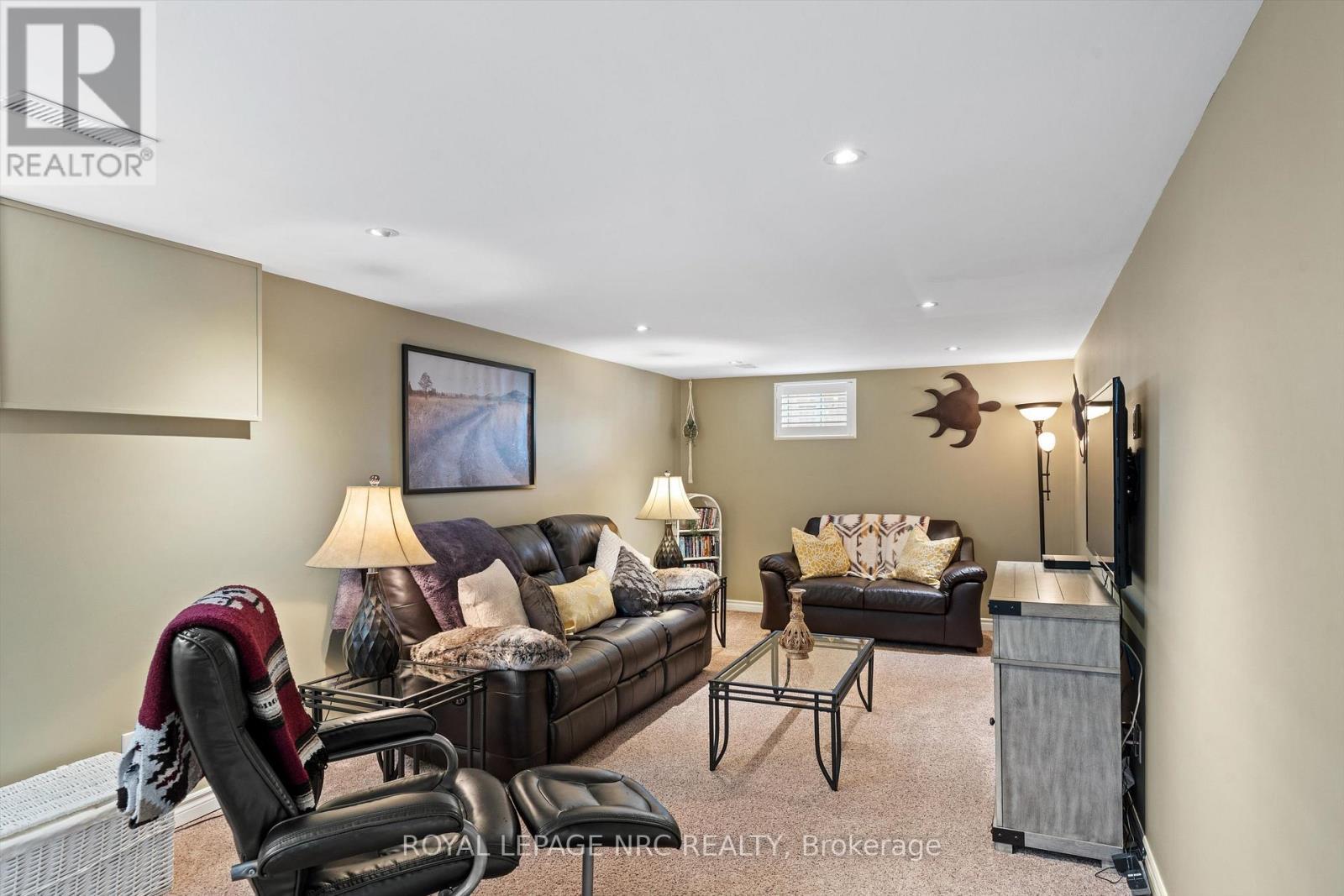 












6921 WATERS AVENUE

,
Niagara Falls (Arad/Fallsview),




Ontario
L2G5X4

