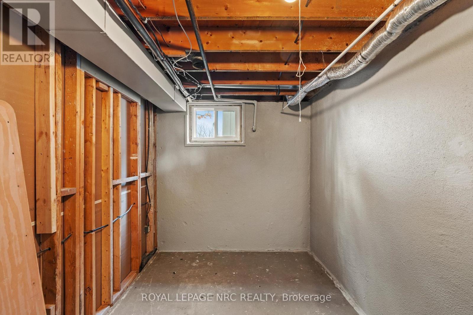 












6921 WATERS AVENUE

,
Niagara Falls (Arad/Fallsview),




Ontario
L2G5X4

