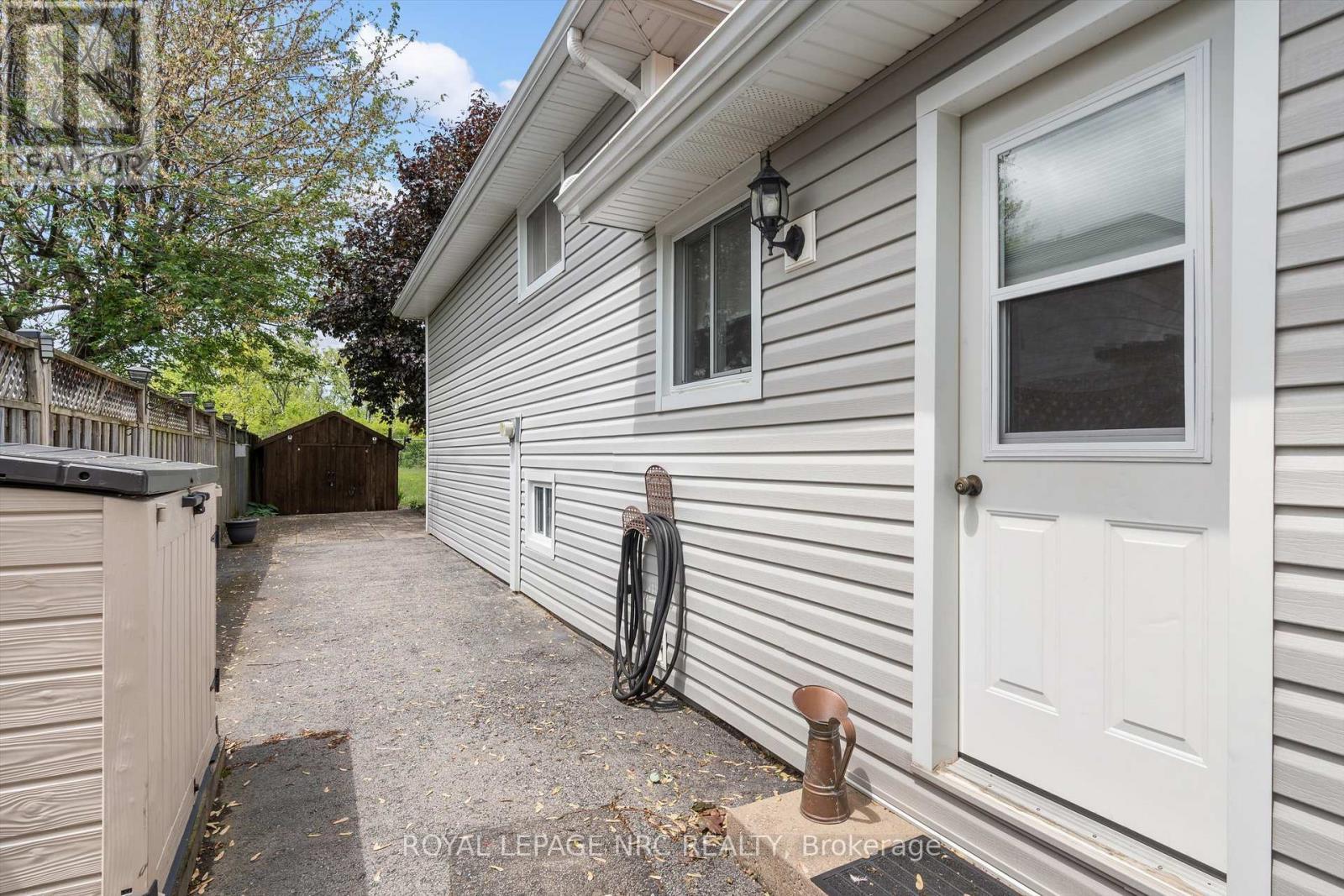 












6921 WATERS AVENUE

,
Niagara Falls (Arad/Fallsview),




Ontario
L2G5X4

