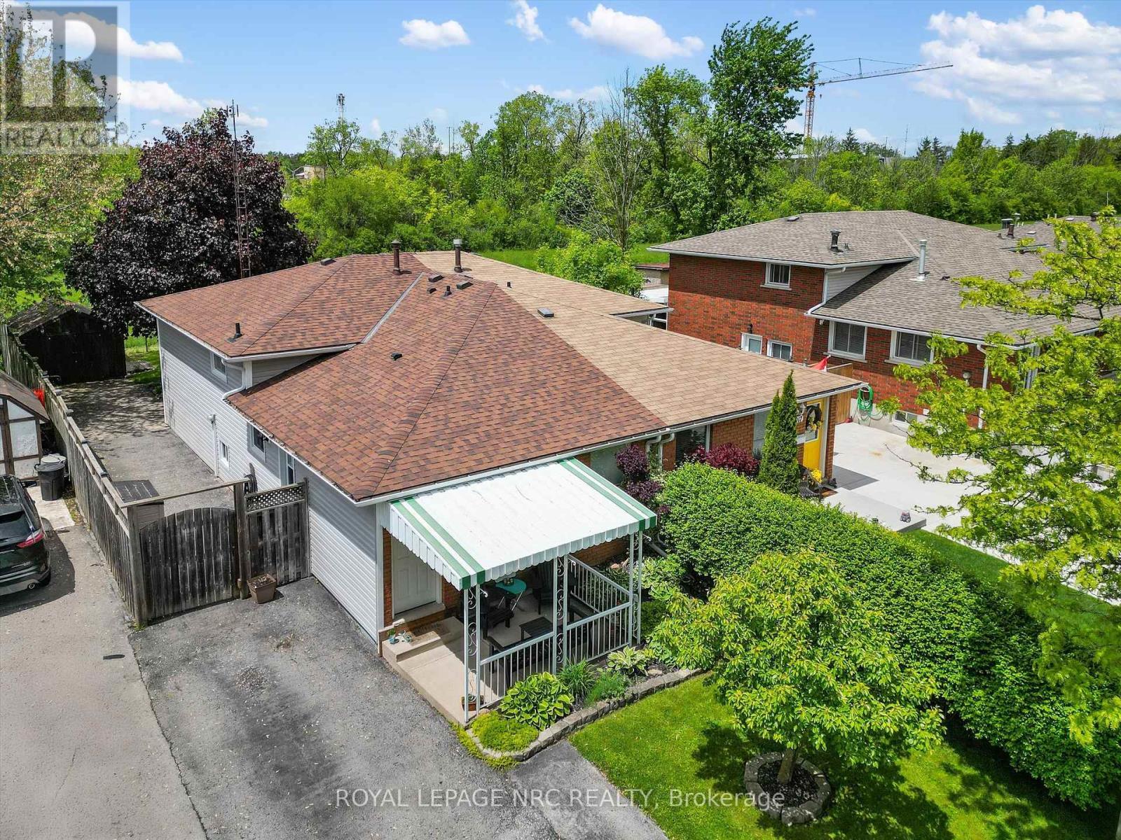 












6921 WATERS AVENUE

,
Niagara Falls (Arad/Fallsview),




Ontario
L2G5X4

