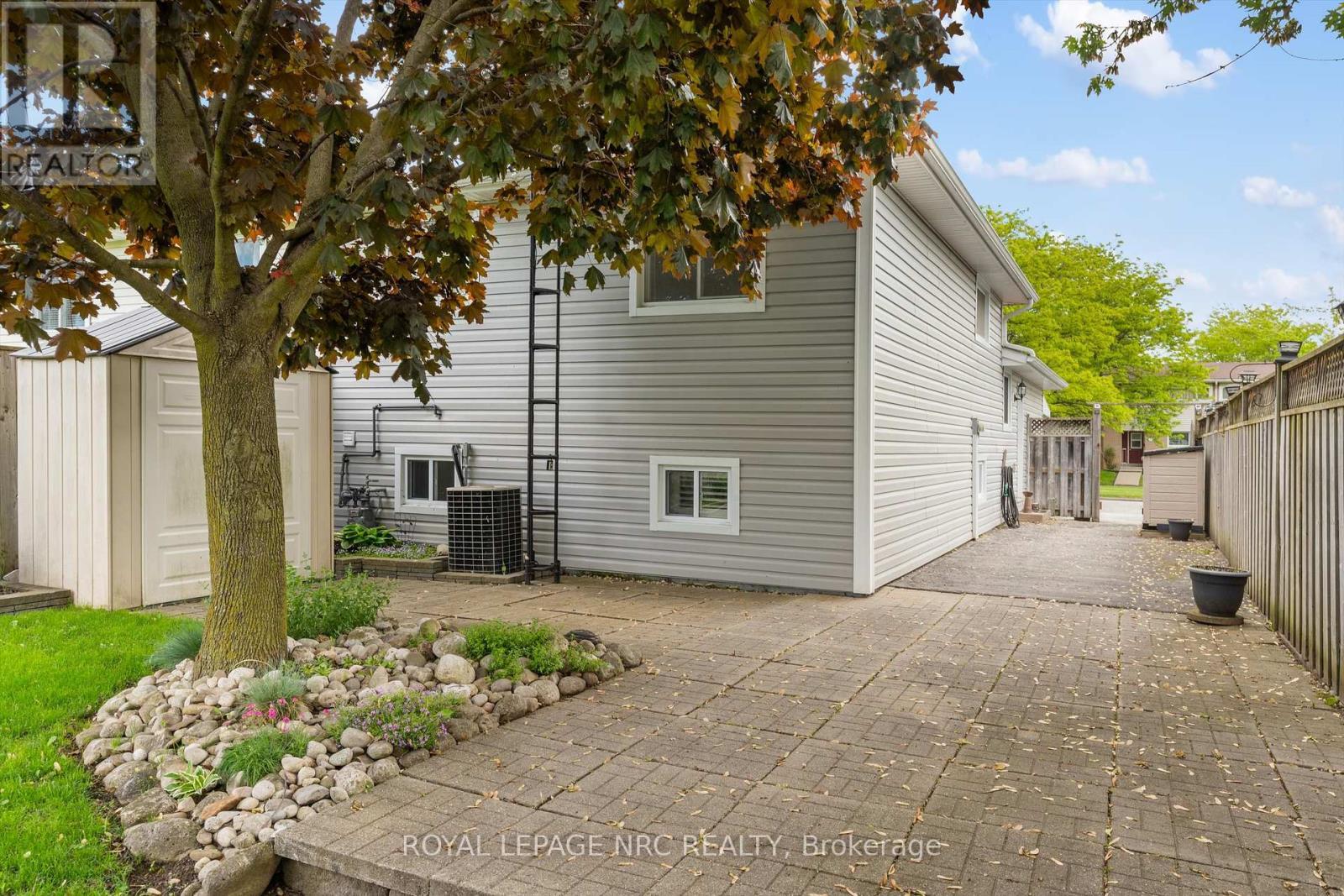 












6921 WATERS AVENUE

,
Niagara Falls (Arad/Fallsview),




Ontario
L2G5X4

