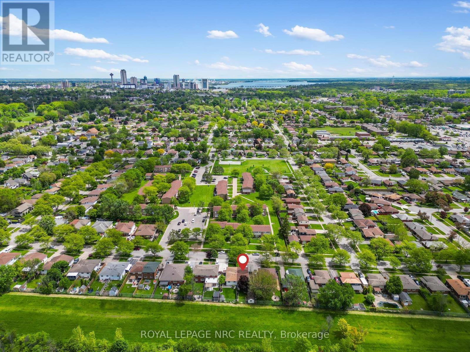 












6921 WATERS AVENUE

,
Niagara Falls (Arad/Fallsview),




Ontario
L2G5X4

