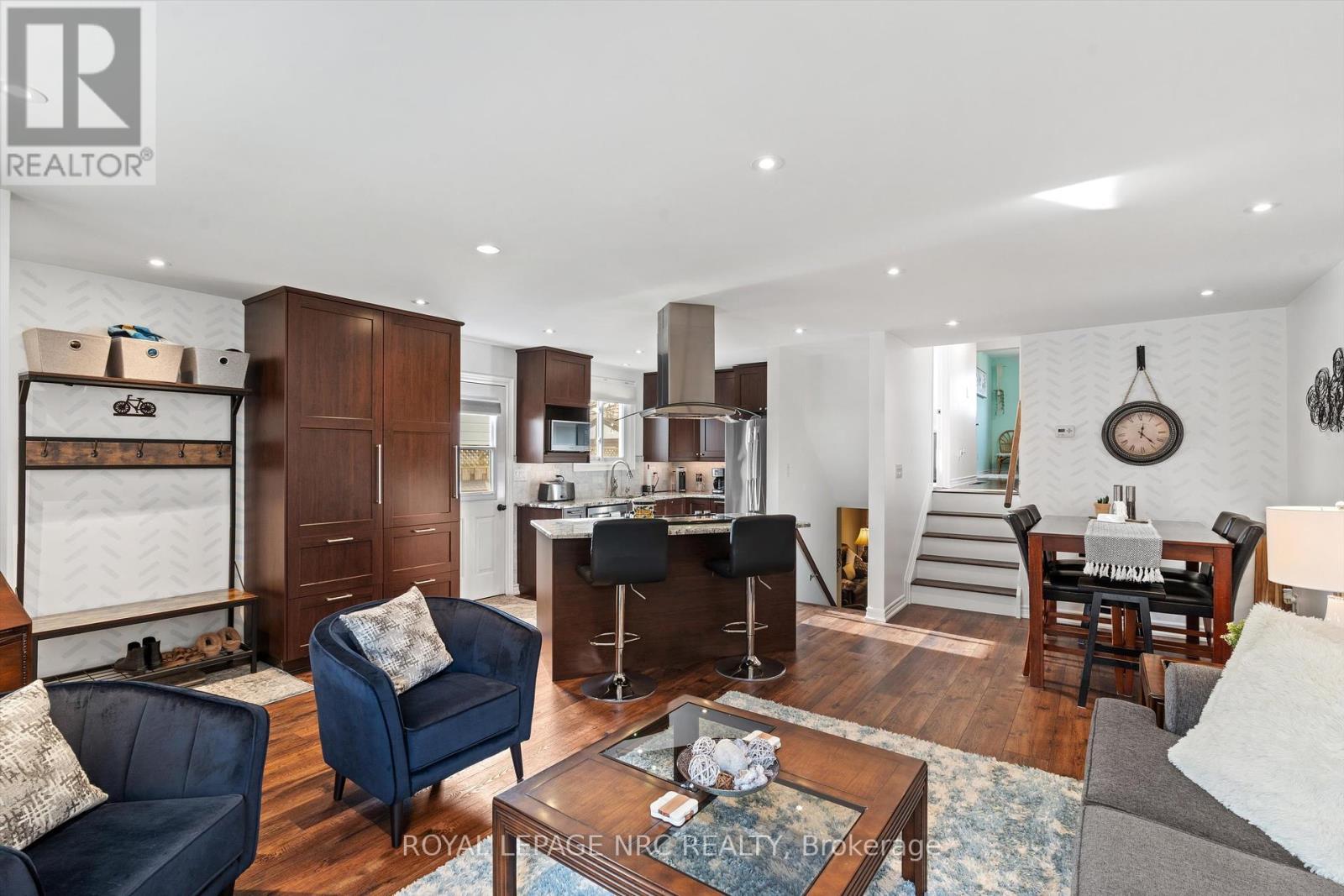 












6921 WATERS AVENUE

,
Niagara Falls (Arad/Fallsview),




Ontario
L2G5X4


