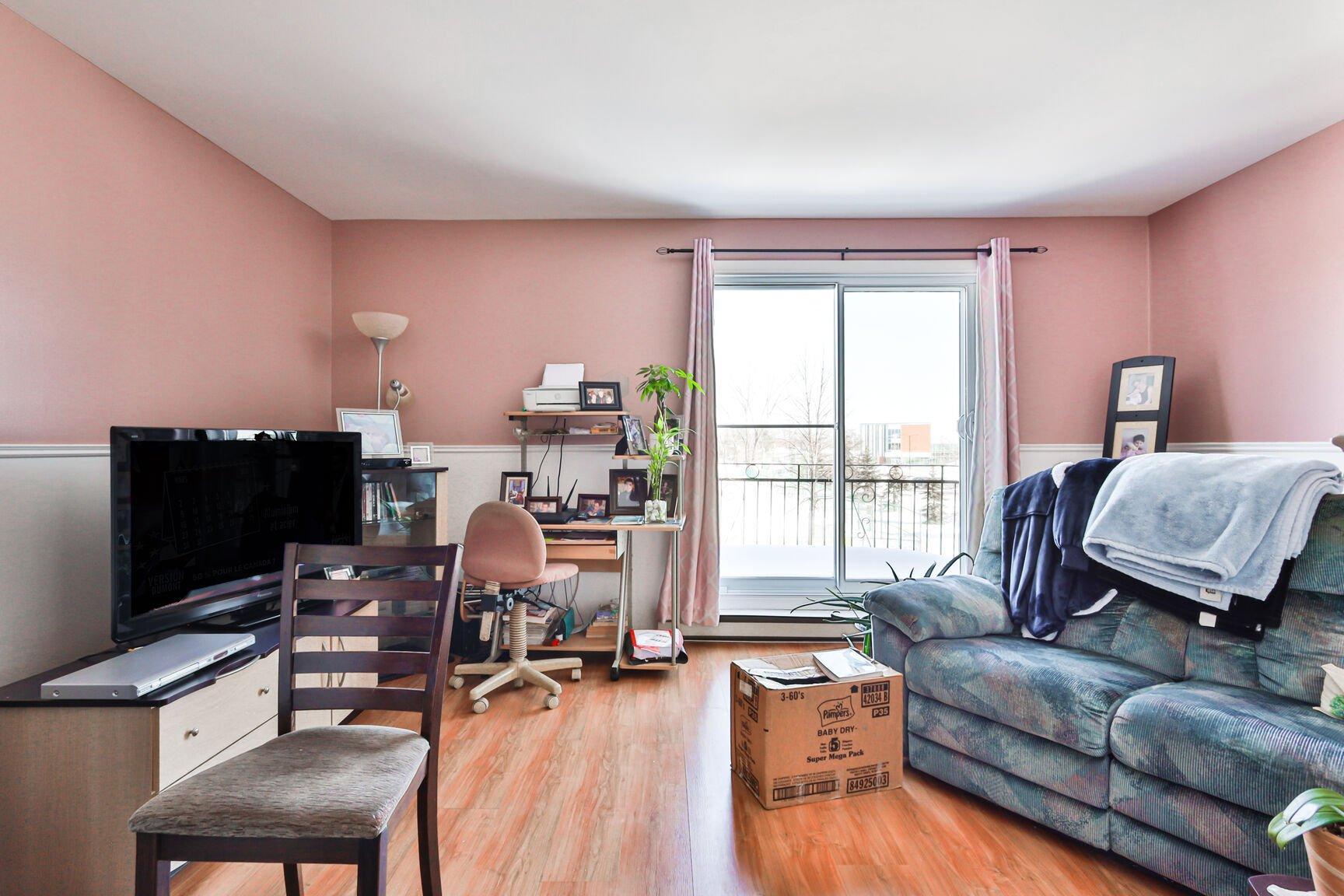 









1856


Rue Favreau

,
Laval (Chomedey),




QC
H7T1X4

