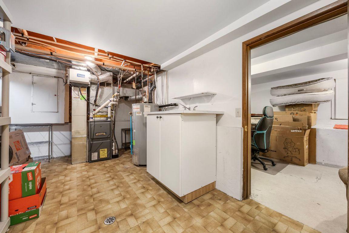 









2640


Gordon

Drive,
Kelowna,




BC
V1W 3R2

