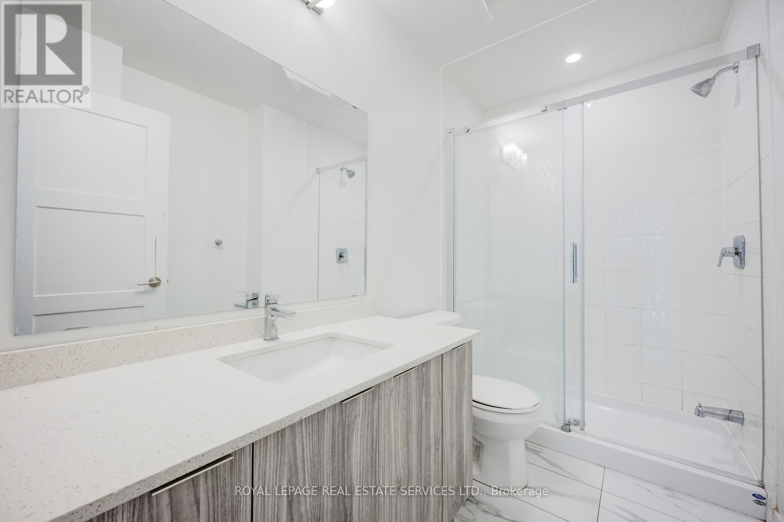 












23 - 200 MALTA AVENUE

,
Brampton,




Ontario
L6Y6H8

