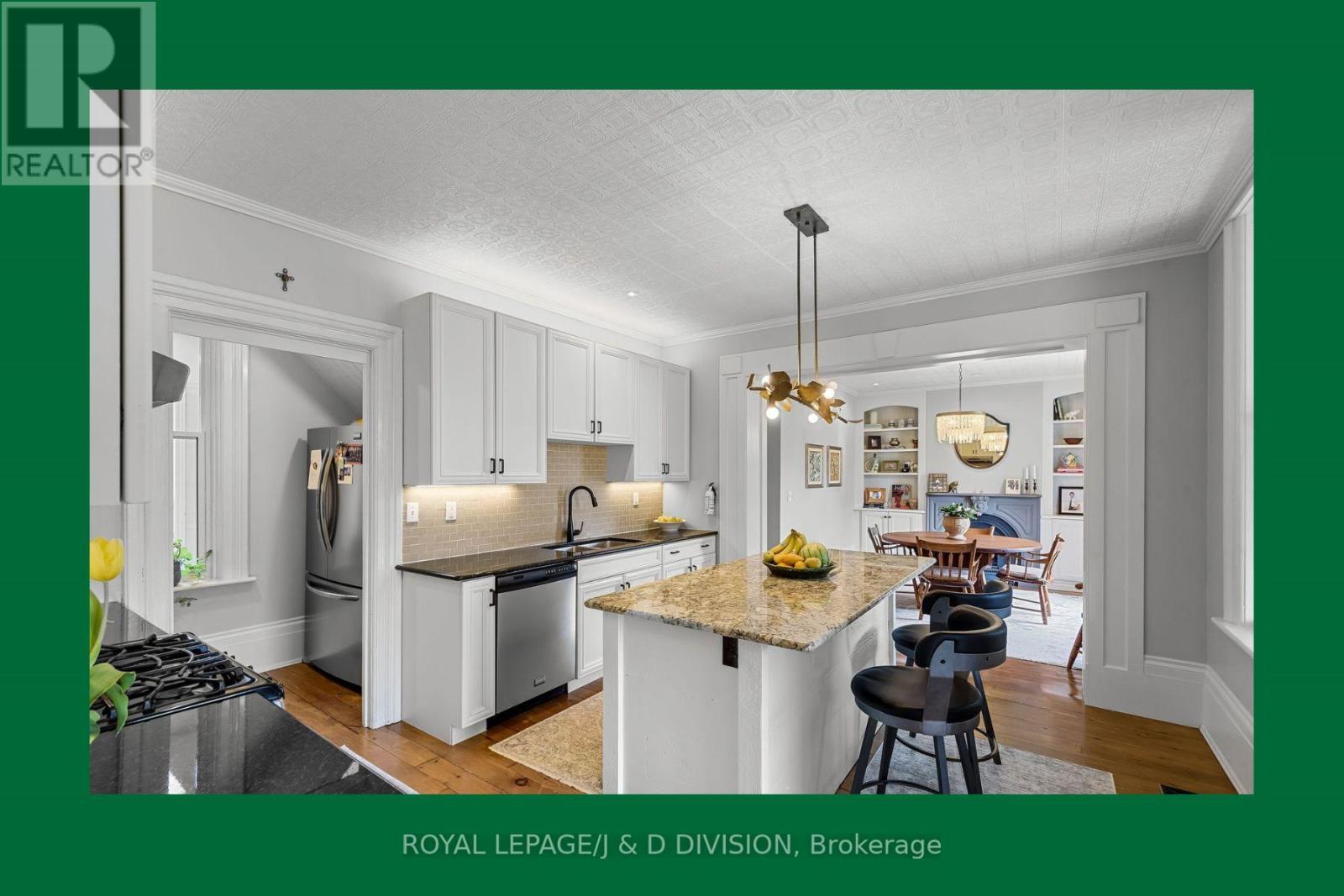 












LAKEFIELD - 16 ALBERT STREET

,
Selwyn,




Ontario
K0L2H0

