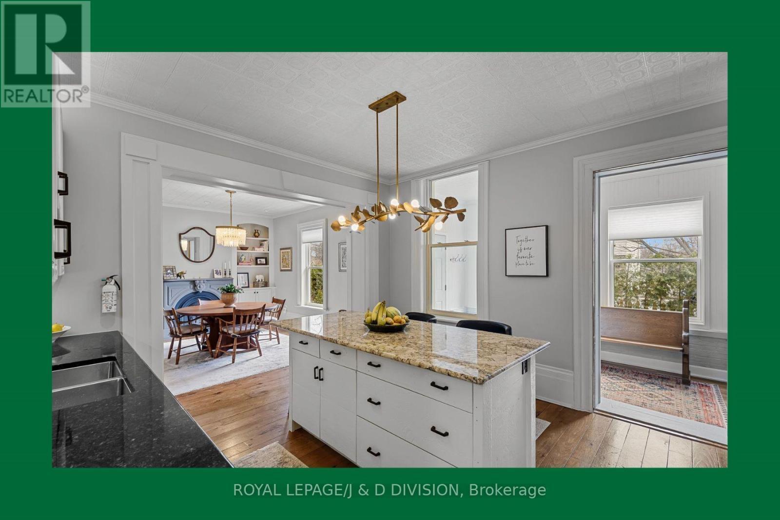 












LAKEFIELD - 16 ALBERT STREET

,
Selwyn,




Ontario
K0L2H0

