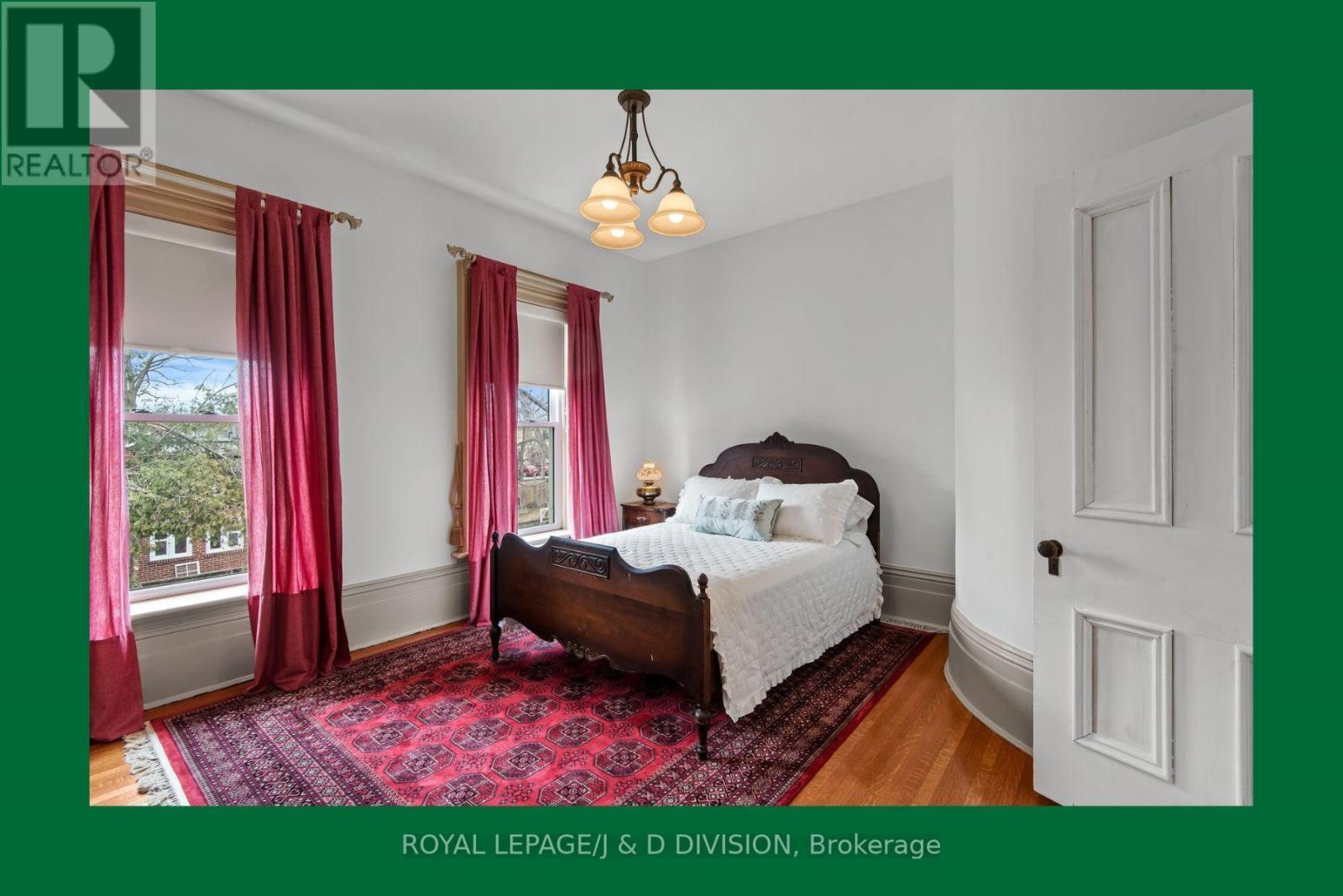 












LAKEFIELD - 16 ALBERT STREET

,
Selwyn,




Ontario
K0L2H0

