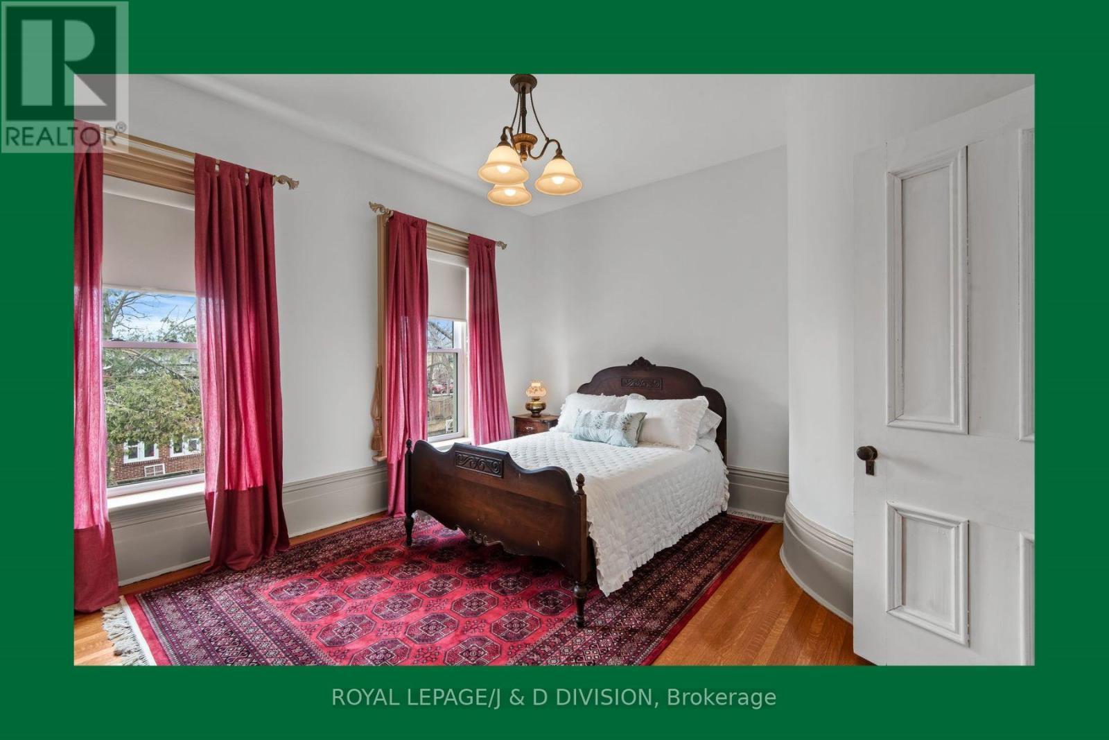 












LAKEFIELD - 16 ALBERT STREET

,
Selwyn,




Ontario
K0L2H0

