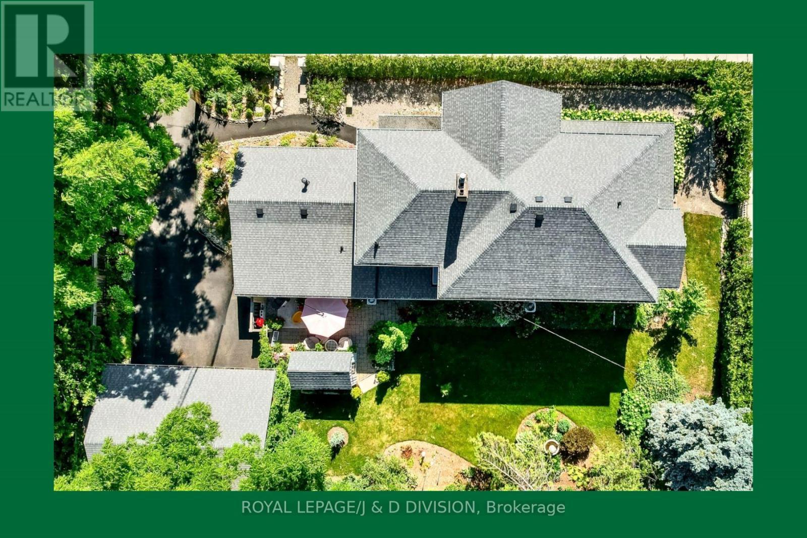 












LAKEFIELD - 16 ALBERT STREET

,
Selwyn,




Ontario
K0L2H0

