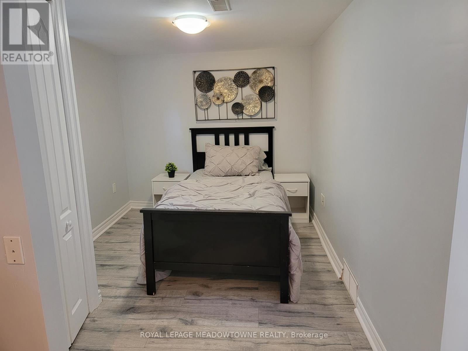 












557 GENEVA STREET

,
St. Catharines,




Ontario
L2N2J1

