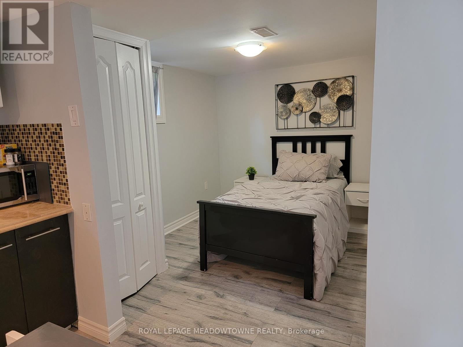 












557 GENEVA STREET

,
St. Catharines,




Ontario
L2N2J1

