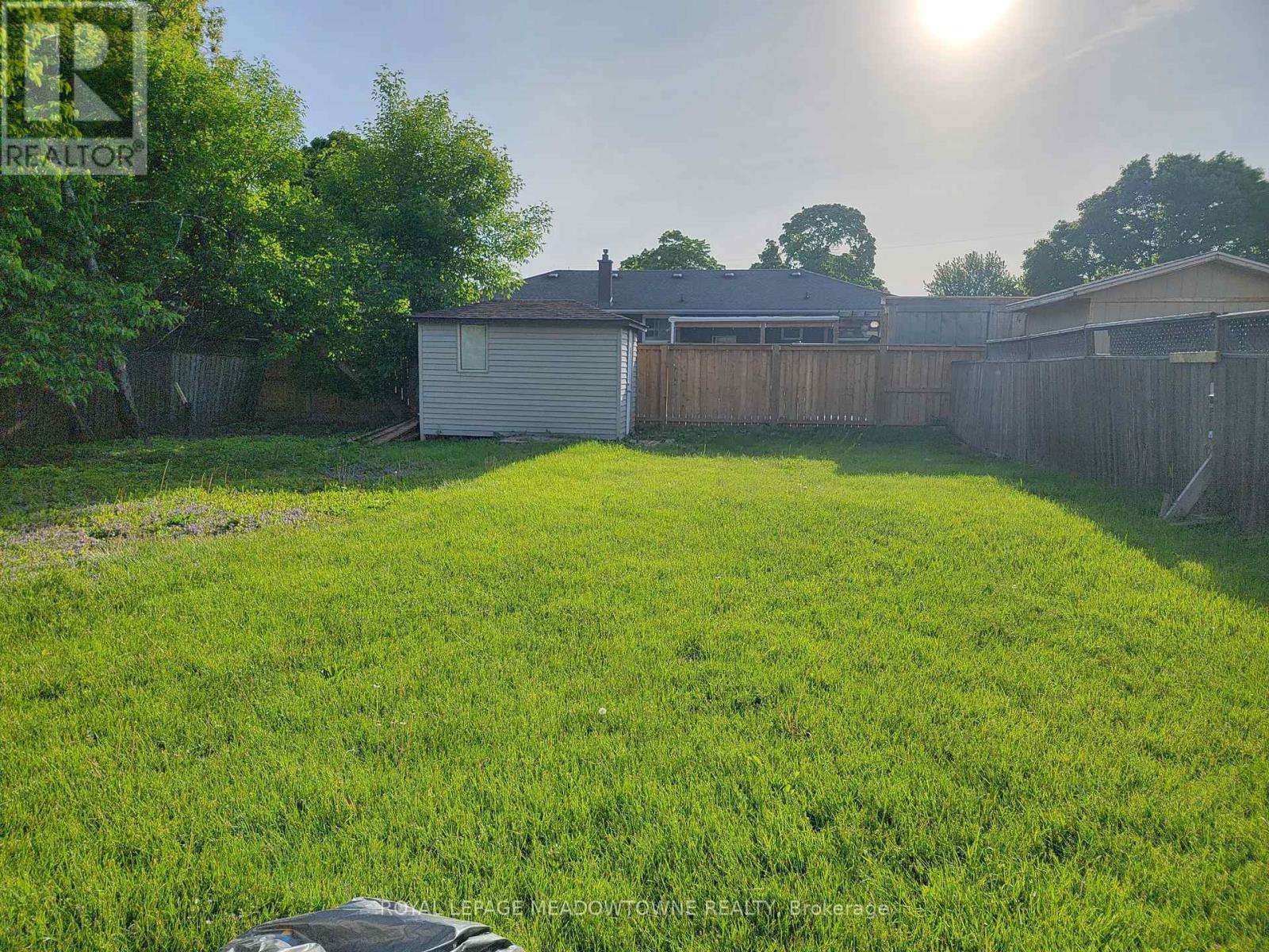 












557 GENEVA STREET

,
St. Catharines,




Ontario
L2N2J1

