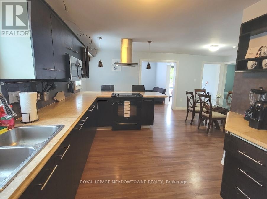 












557 GENEVA STREET

,
St. Catharines,




Ontario
L2N2J1

