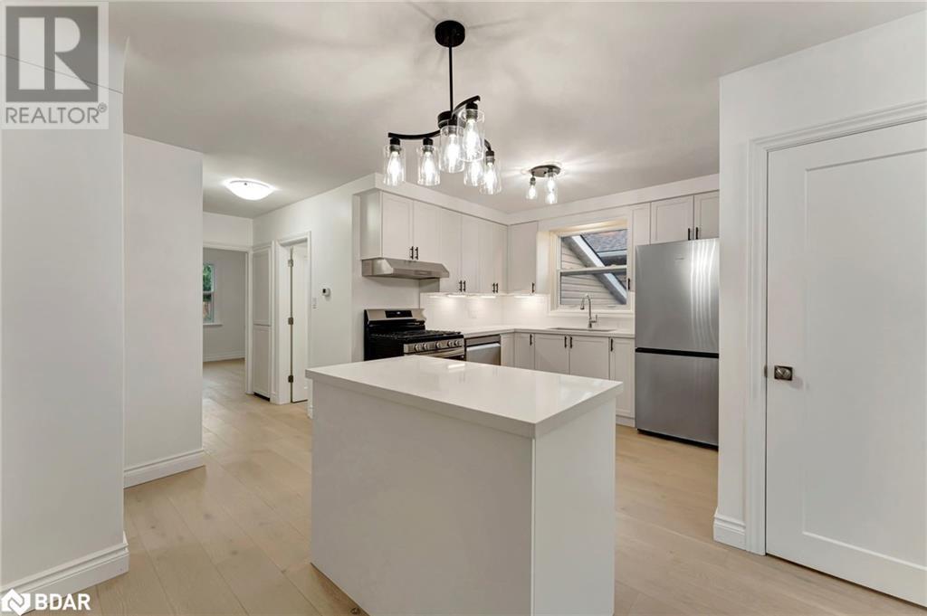 












379 EAST 27TH Street

,
Hamilton,




Ontario
L8V3H1

