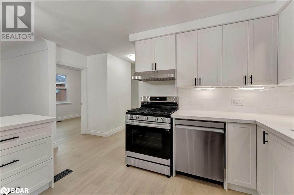 












379 EAST 27TH Street

,
Hamilton,




Ontario
L8V3H1

