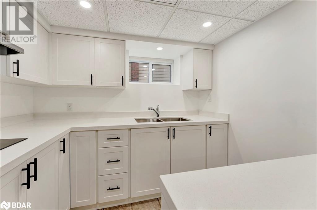 












379 EAST 27TH Street

,
Hamilton,




Ontario
L8V3H1

