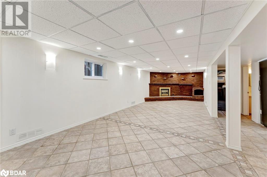 












379 EAST 27TH Street

,
Hamilton,




Ontario
L8V3H1

