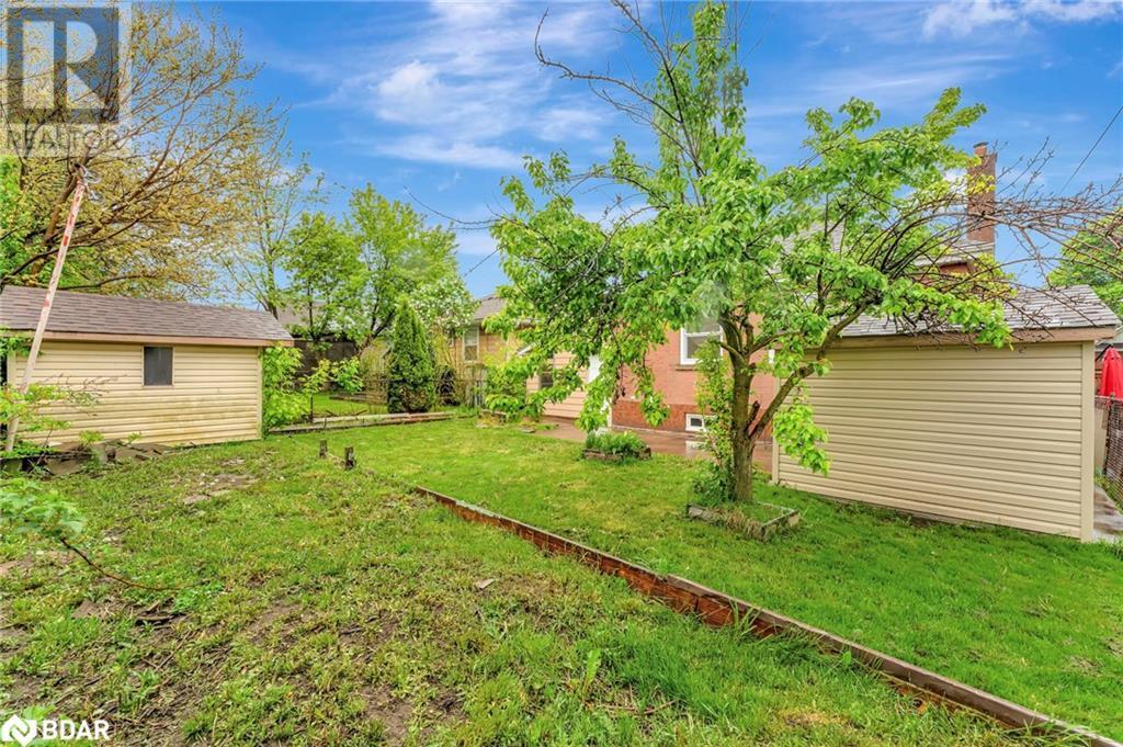 












379 EAST 27TH Street

,
Hamilton,




Ontario
L8V3H1

